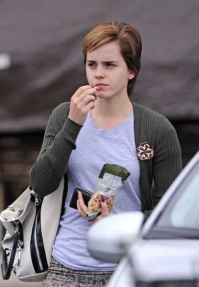 [Image: Emma-Watson-without-Makeup7.jpg]