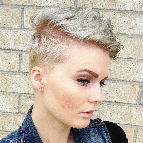 9 Latest Short Hairstyles for Women with Fine Hair ...