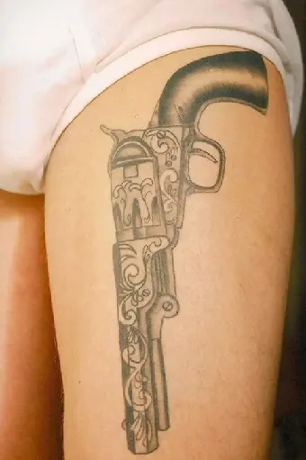 Cool Gun Tattoo On Right Thigh