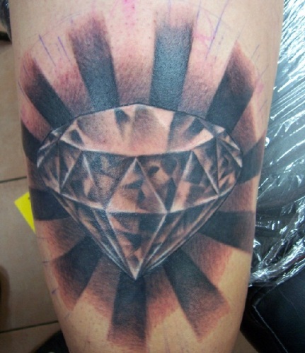 Diamond Leg Tattoo With Gleaming Rays