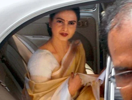 444px x 336px - 10 Unseen Pictures Of Rekha Without Makeup | Styles At Life