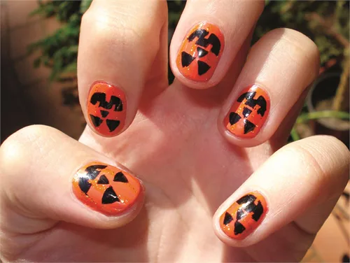 28 Spooky Halloween Nail Art Designs for 2023