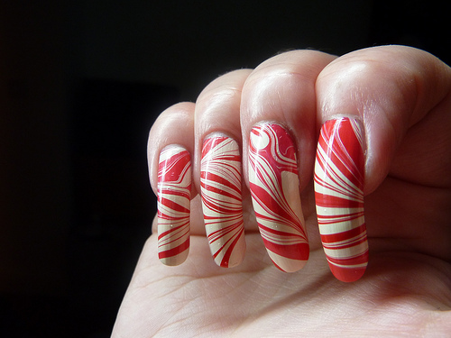 Red & Cream Water Marble Nail Art