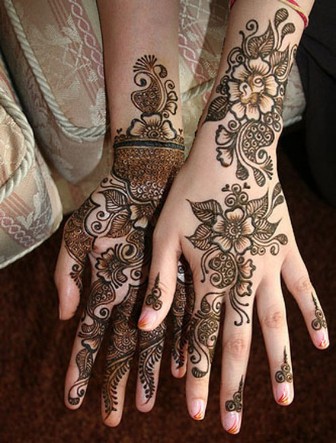 Hand Mehndi Suitable for All Events