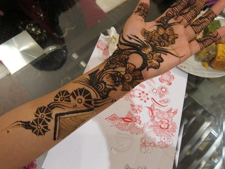 Arabic And Shaded Mehndi for hand