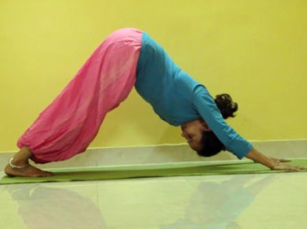Yoga Pose No. 1: Sukhasana (Easy Pose), 7 Yoga Poses for a More Productive  (and Happy) Day - (Page 2)