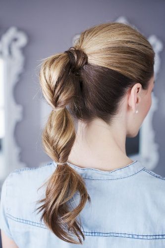 relaxed ponytail