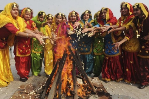 Lohri traditional festival of jammu and kashmir 
