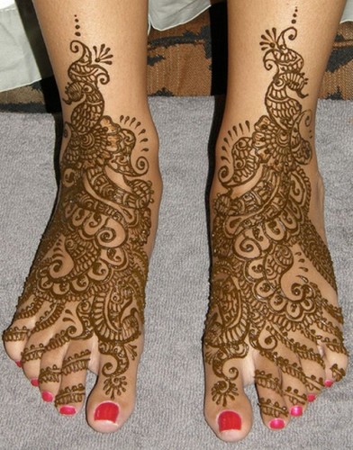 Arabic Mehandi Designs on Legs