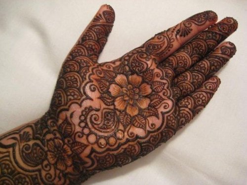 Rajasthani Hand Mehndi Design For Any Occasion