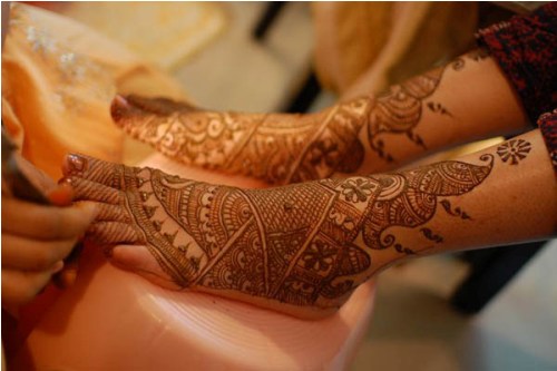 Feet and Fingers covered Rajasthani Mehendi Designs