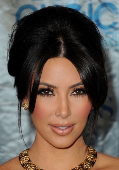Kim Kardashian Beauty Tips Max out Those Eye Lashes