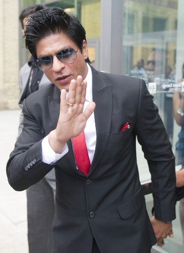 Shahrukh Khan With and Without Makeup 8
