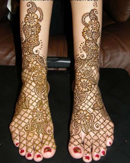Bridal Bollywood Mehendi Designs For Legs