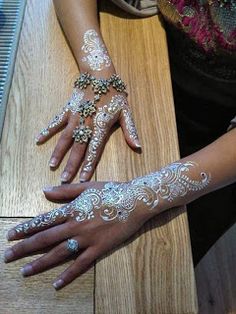 Simple White Henna Designs for Hands