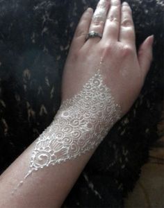 Diamond Shape White Henna Design