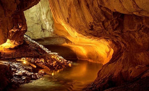 mulu-caves_malaysia-tourist-places