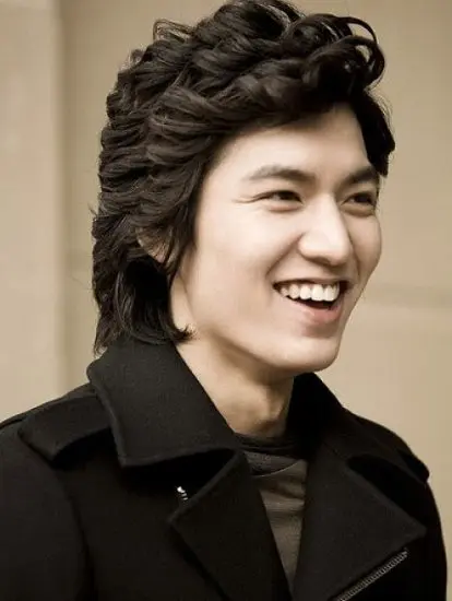 Korean Wavy Hairstyle for Men that You Can Do in 4 Easy Steps  All Things  Hair PH