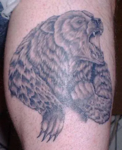 Custom geometric bear tattoo design Colorado artist and tattoo designer  Pointillism tattoo  Tatuaje oso geométrico Oso geométrico Tatuajes de  osos