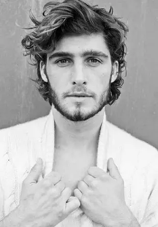 15 Best and Cool Wavy Hairstyles for Men | Styles At Life