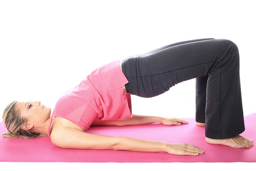 15 cele mai bune Asanas de yoga pentru a reduce grasimea buricului Stiluri de viață