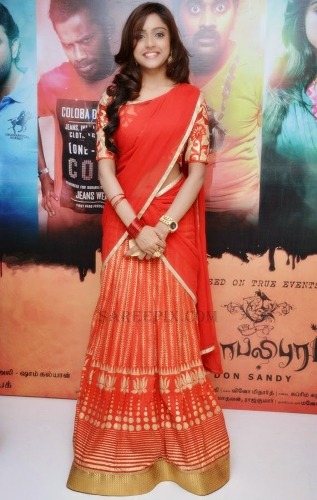 Actress In Saree Hot Good Looking Images