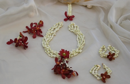 Mixed Flower Mehndi Flower Jewellery