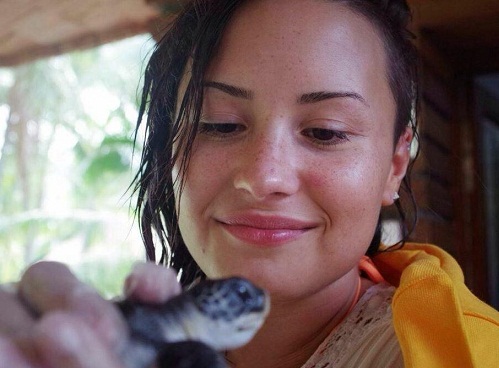 Demi Lovato without makeup6