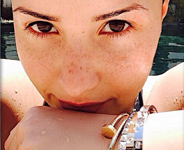 Demi Lovato without makeup7