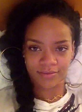 Rihanna without makeup2