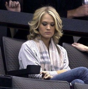 carrie underwood without makeup
