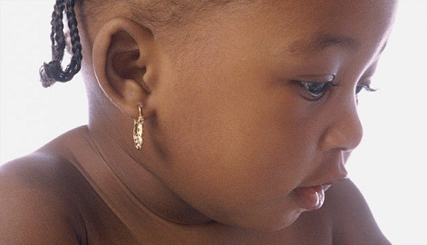 ear piercing for babies4