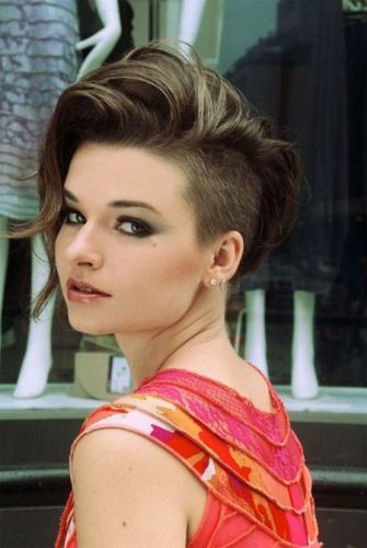 10 Cute and Easy Hairstyles for Short Thick Hair Female