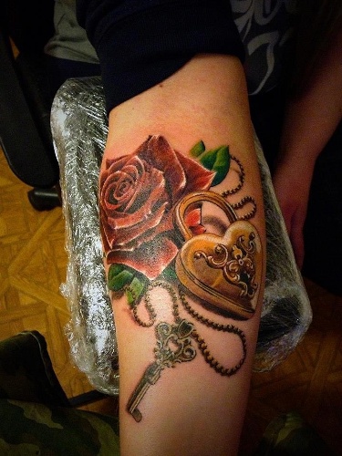 The Art Ink Tattoo Studio - Rose Flower Lock and Key Tattoo Artist : Ketan  Patel #roseflower #lockandkey #Graytattoo #tattooonhand #3dflower  #tattooahmedabad #gurukul #theartinktattoo #studio | Facebook