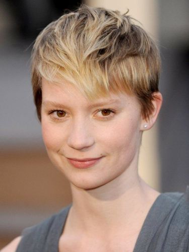 Pixie Hairstyles for Round Faces 6