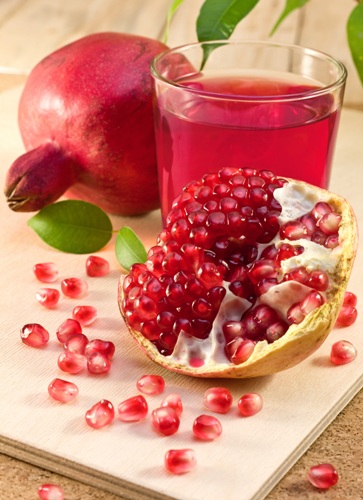 How to Use Pomegranate to Treat Acne 1