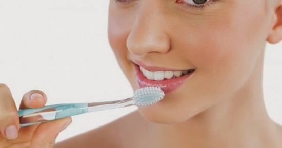 Exfoliate Lips With Toothbrush