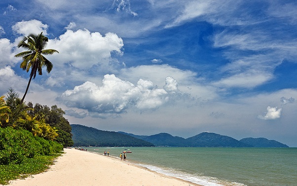 honeymoon-places-in-malaysia_batu-ferringhi-beach