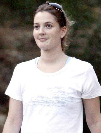 Drew Barrymore without makeup 6
