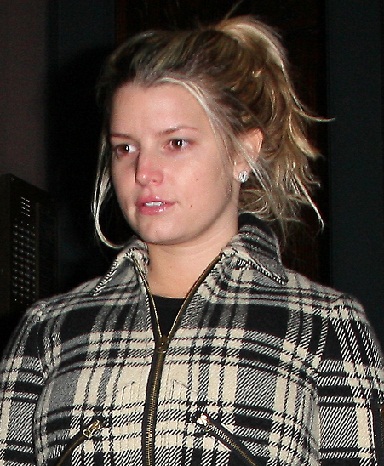 Jessica Simpson without makeup 10