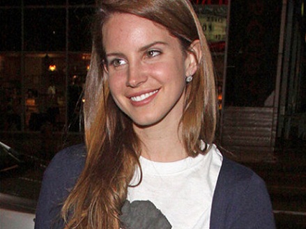 Lana Del Ray without makeup 5