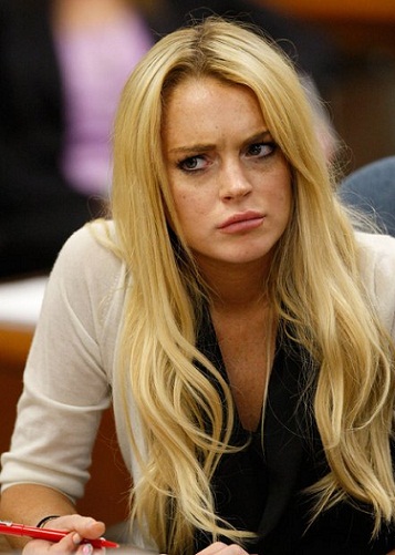 Lindsay Lohan without makeup 7