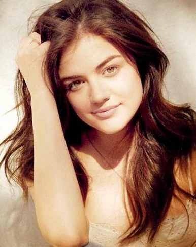 Lucy Hale without makeup 8