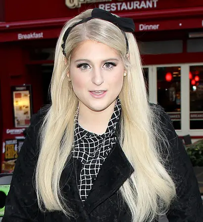 microondas Cha plato 15 Pictures of Meghan Trainor without Makeup
