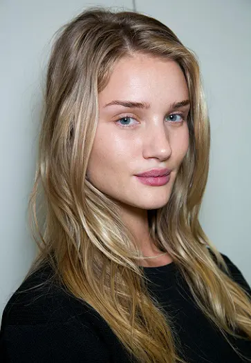 15 Pictures of Rosie Huntington Whiteley without Makeup