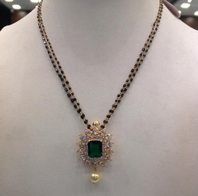 Emerald Studded Mangalsutra Pendant