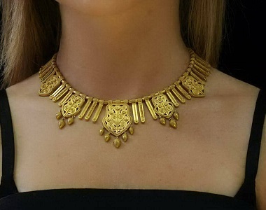 Filigree Flower Choker Necklace in Gold