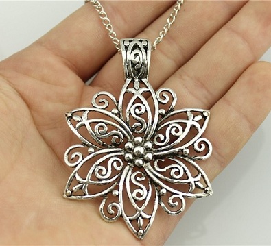 Natural Flower Pendant With Silver Chain