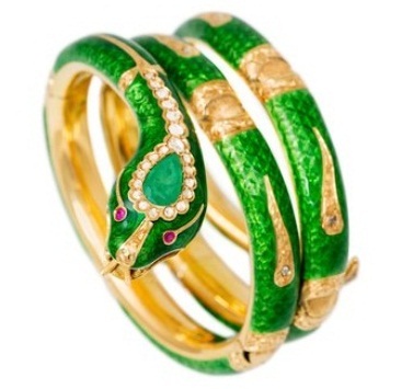 A Bangle with All Looks