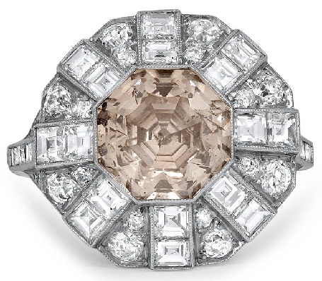 The Diamond Coseyn Ring